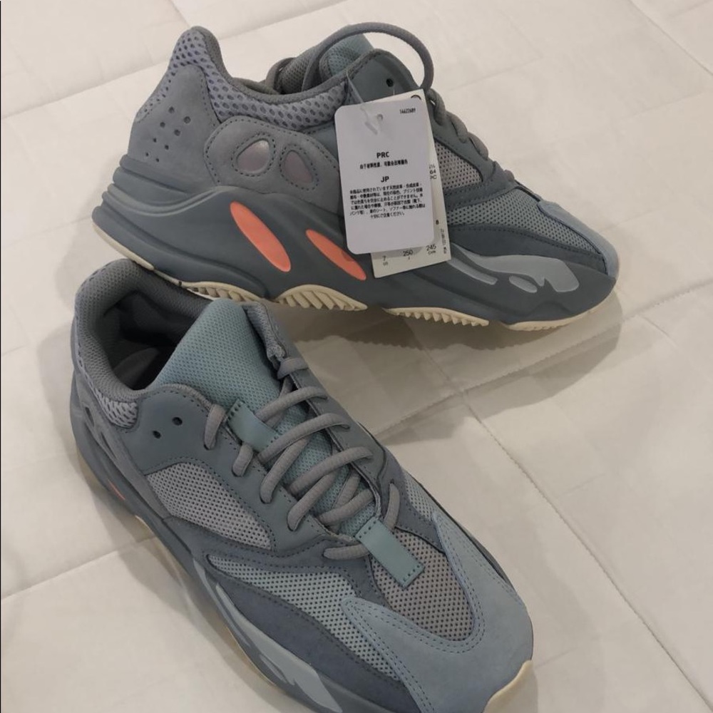 Yeezy 700